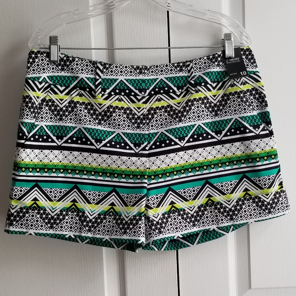 New York and Company Cuffed 4 inch Shorts